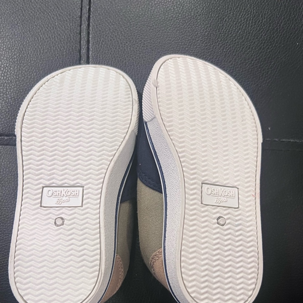 Osh Kosh Bigosh Boys Shoes size 8 - Picture 6 of 6